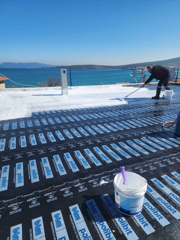 Bitümlü membran üzerine Thermofull uygulaması — uygulama anı