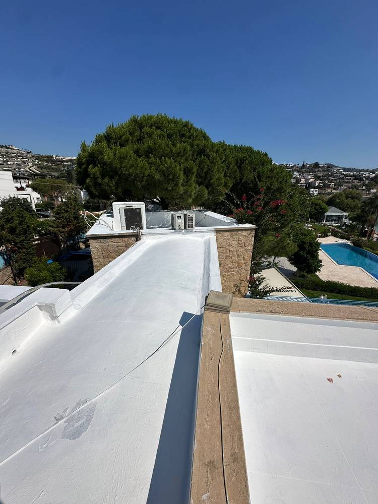Thermofull ile tamamlanmış villa çatısı